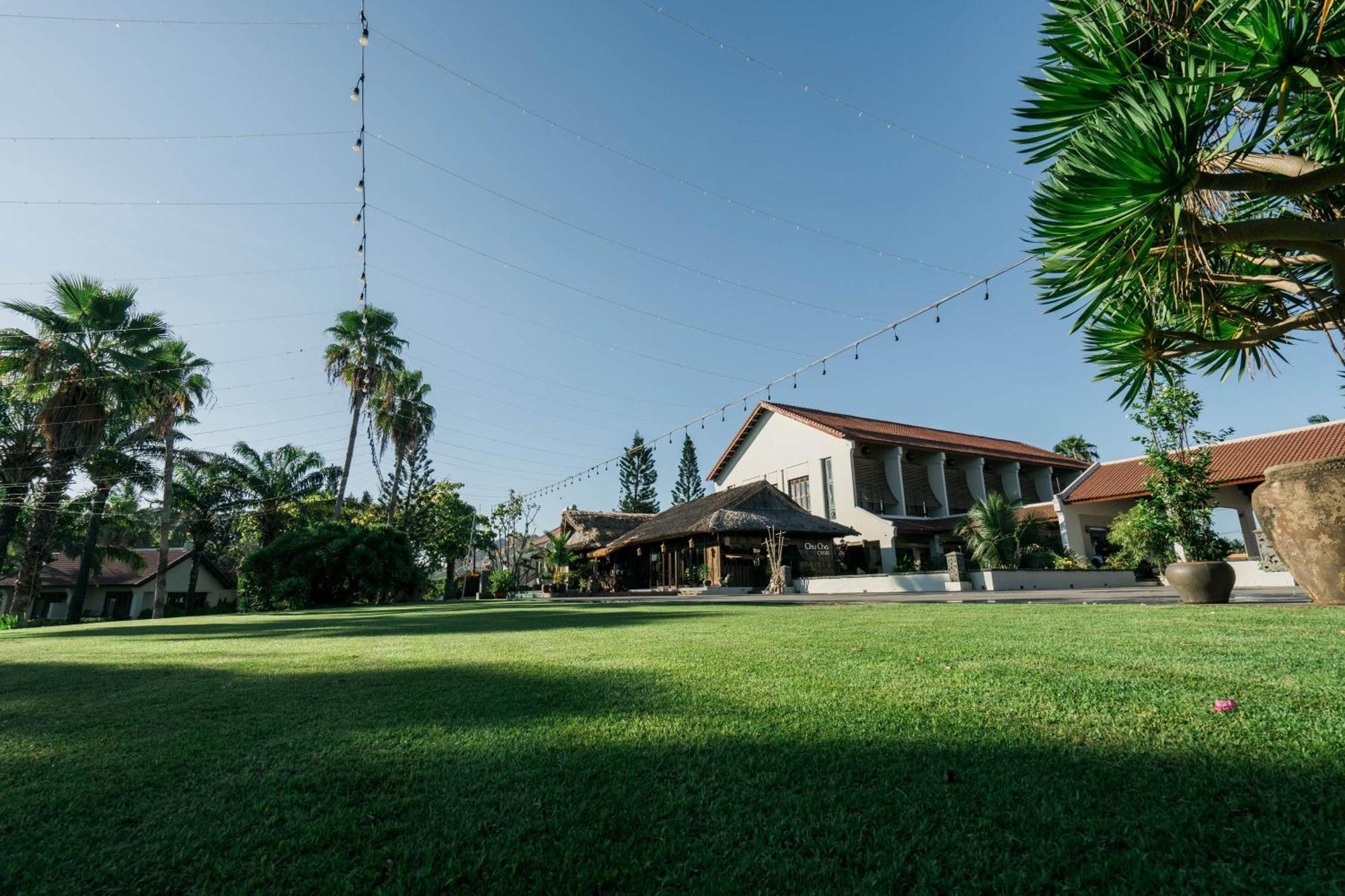 ปาล์ม การ์เด้ Hotel ฮอยอัน ภายนอก รูปภาพ The hotel's grounds