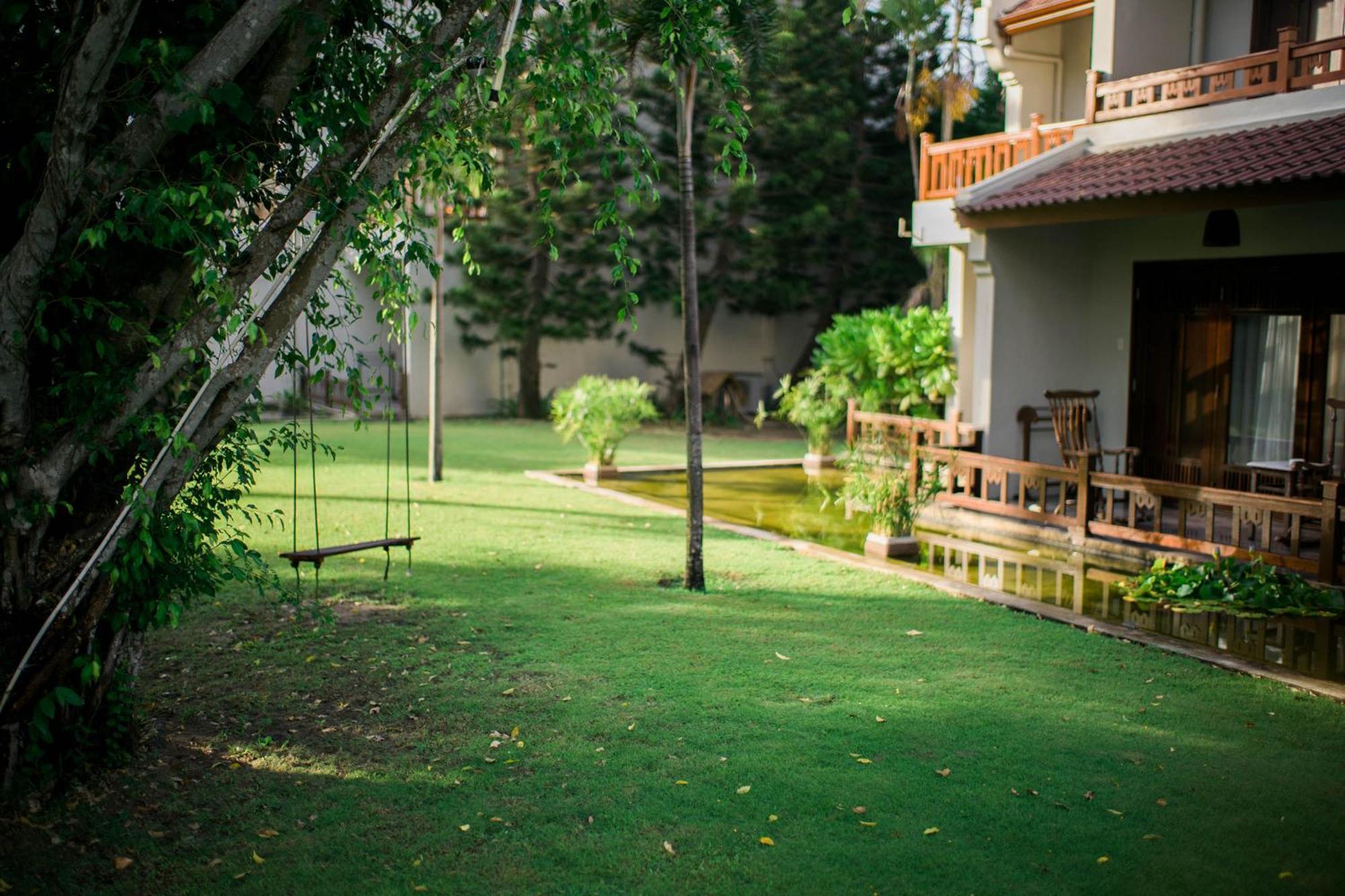 ปาล์ม การ์เด้ Hotel ฮอยอัน ภายนอก รูปภาพ A garden in Thailand