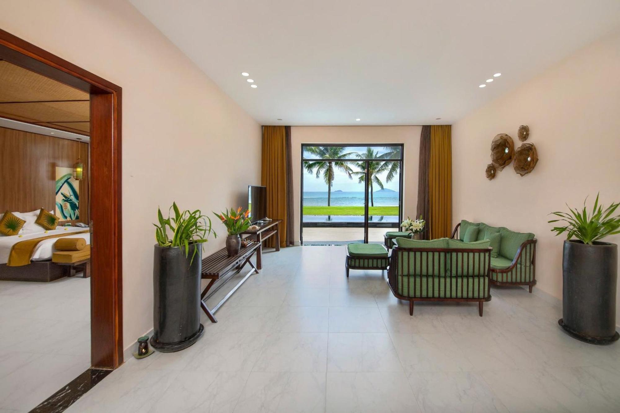 ปาล์ม การ์เด้ Hotel ฮอยอัน ภายนอก รูปภาพ Suite at Vinpearl Hotel Nha Trang
